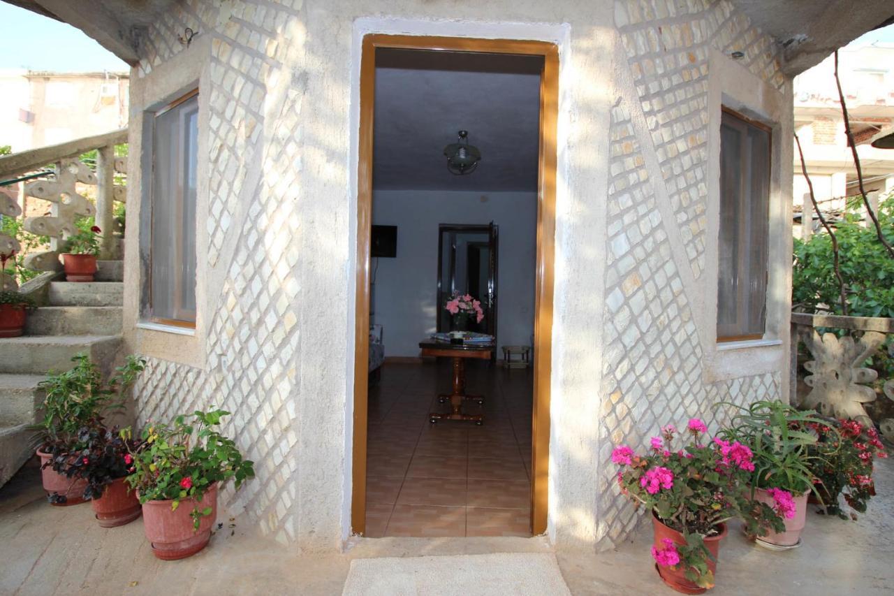 Mustafaraj Apartments كساميل الغرفة الصورة